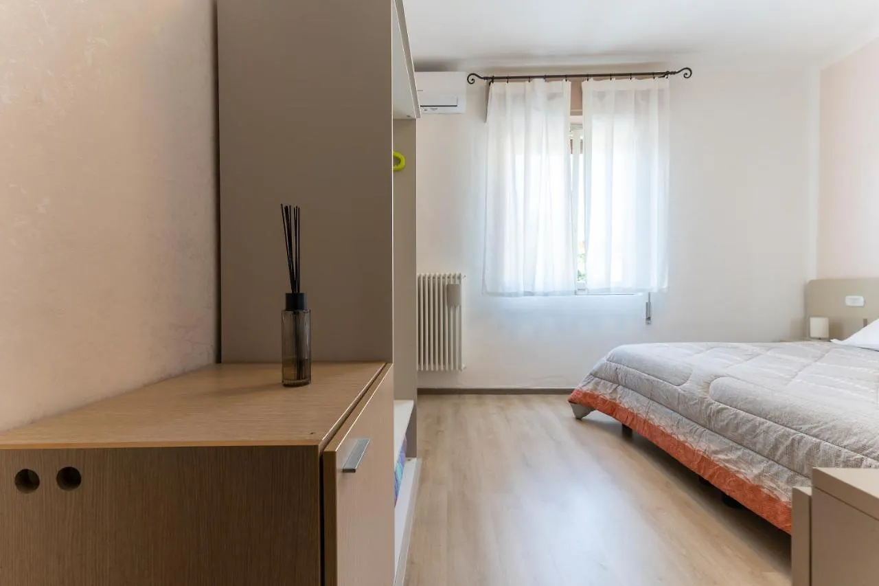 Hotel Benaco Mavras Peschiera del Garda 2*,