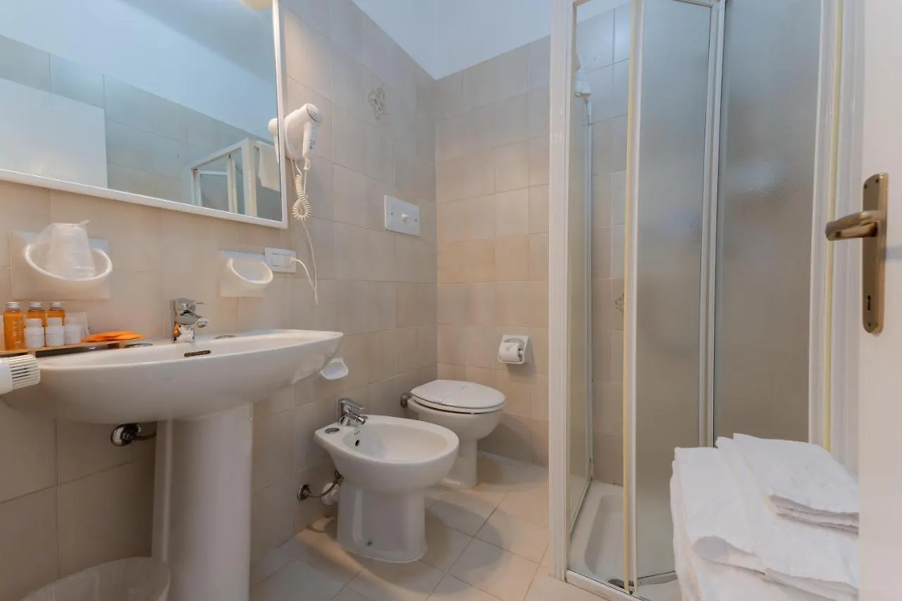 Hotel Benaco Mavras Peschiera del Garda 2*,